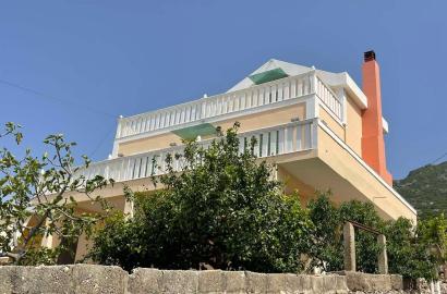 Seaside Villa for Sale in Dhërmi – 3-Story Home with Full Sea View