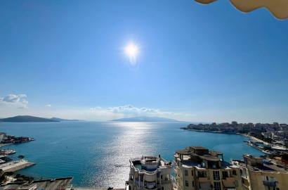 Apartamento de lujo 1+1 en venta en Saranda – Impresionante vista panorámica de 360° al mar